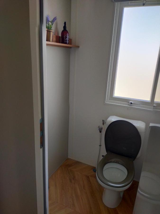 Bj Chalets - De Rug 3 - Vakantiepark Lauwersoog - Luxe Chalet Met Vaatwasser En Inloopkast! Vroege Incheck! Met Airco! Esterno foto